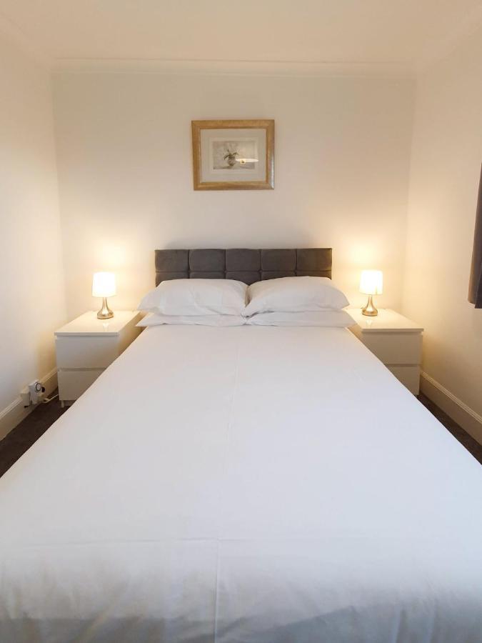 3 Bedroom House Amazon M90 Dunfermline Edinburgh Εξωτερικό φωτογραφία