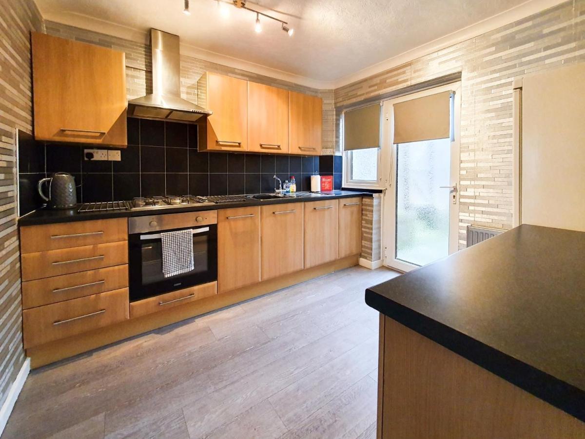 3 Bedroom House Amazon M90 Dunfermline Edinburgh Εξωτερικό φωτογραφία